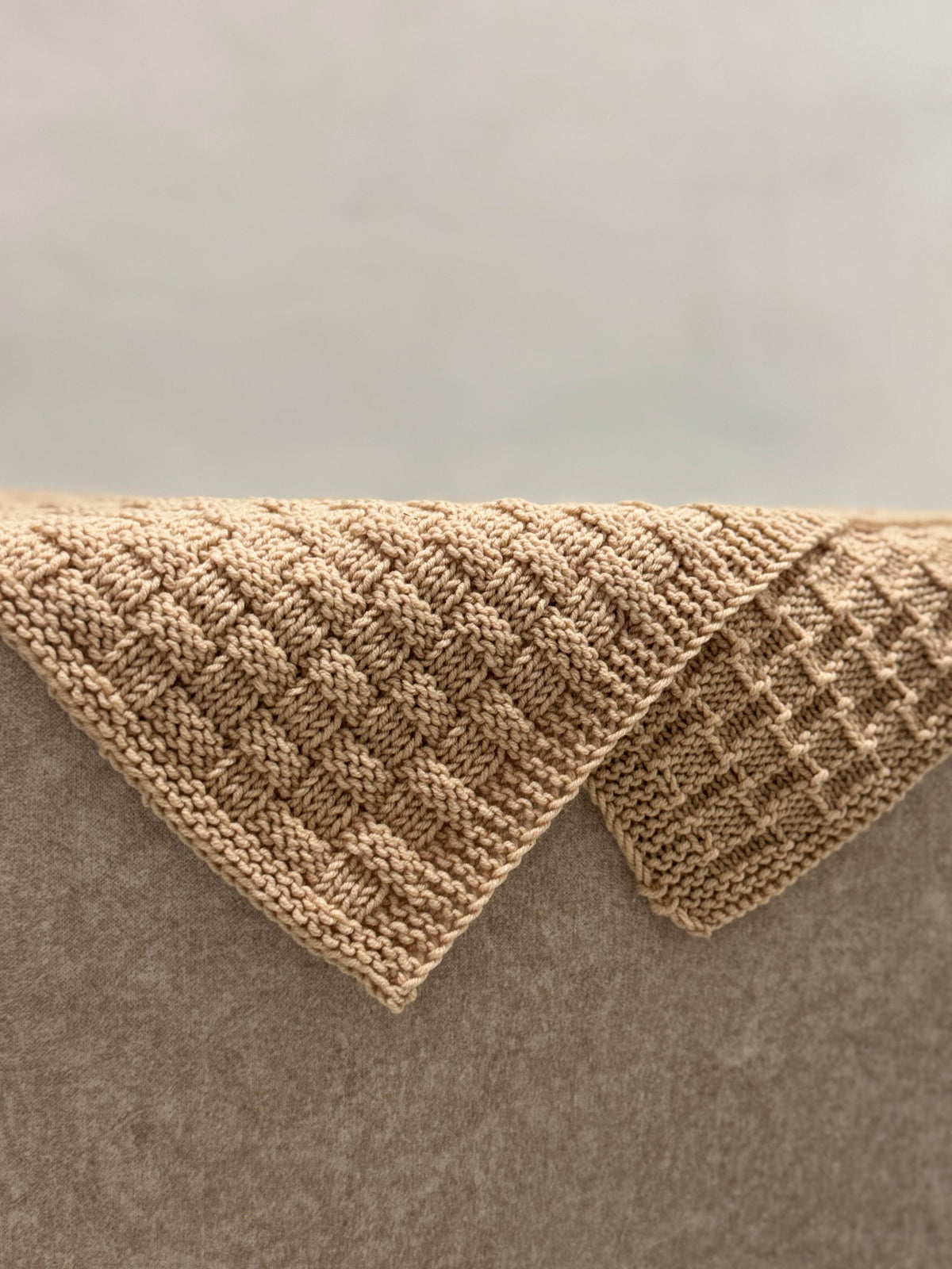 Easy Snuggle Squares Baby Blanket – Knitting Pattern for Handmade Comfort